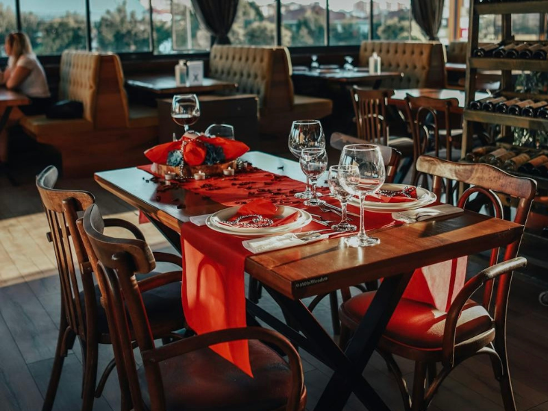dining table with red decor
