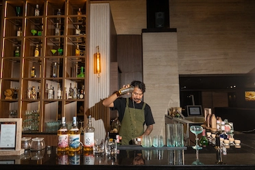 A Toast of Appreciation: Celebrating World Whisky Day with Conrad Bali and Master Mixologist Bili Wirawan