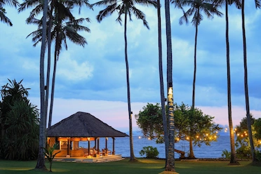 An East Bali Spirit Reimagined at Ocean Bar in Alila Manggis