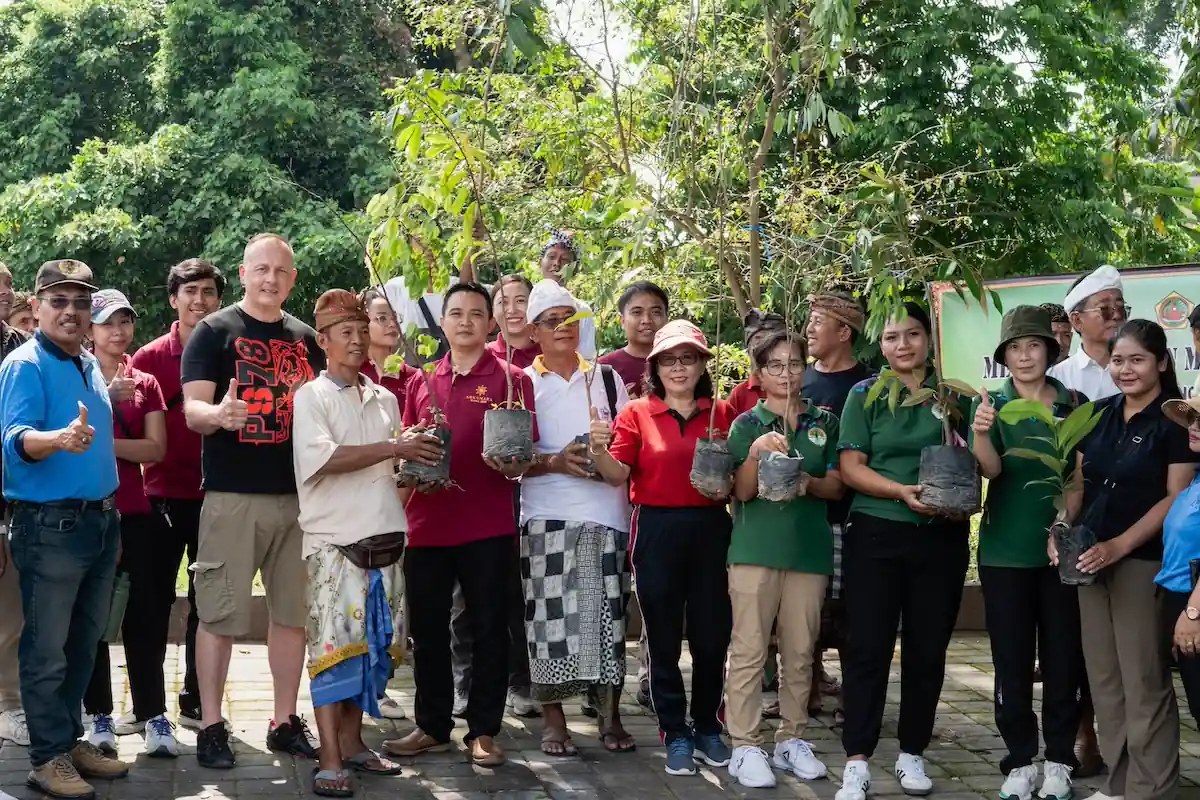 Arkamara Dijiwa Ubud and Dinas Lingkungan Hidup Kabupaten Gianyar Unite for  Tree Planting Initiative in Desa Mas, Ubud