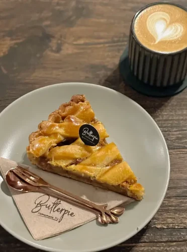 Sliced Pie and Coffee Bundle at Butterpie Bandung