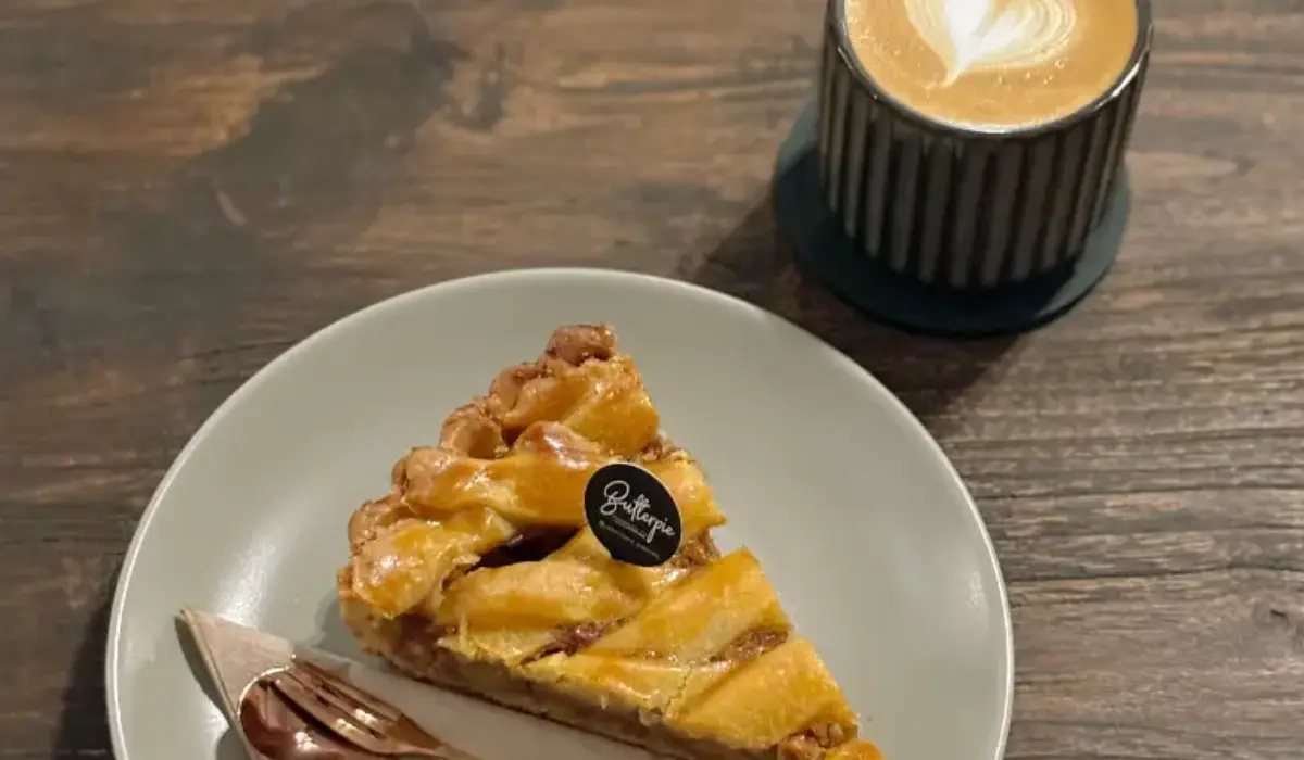 Sliced Pie and Coffee Bundle at Butterpie Bandung
