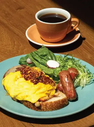 Sepasang Sarapan at Merindu Canteen & Coffee
