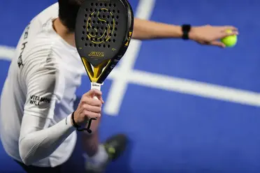 people_playing_padel