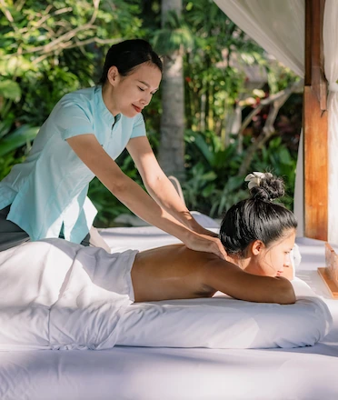 Massage Treatment in Luxury Spa