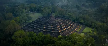 Borobudur_The_World’s_Largest_Buddhist_Monument_in_Central_Java