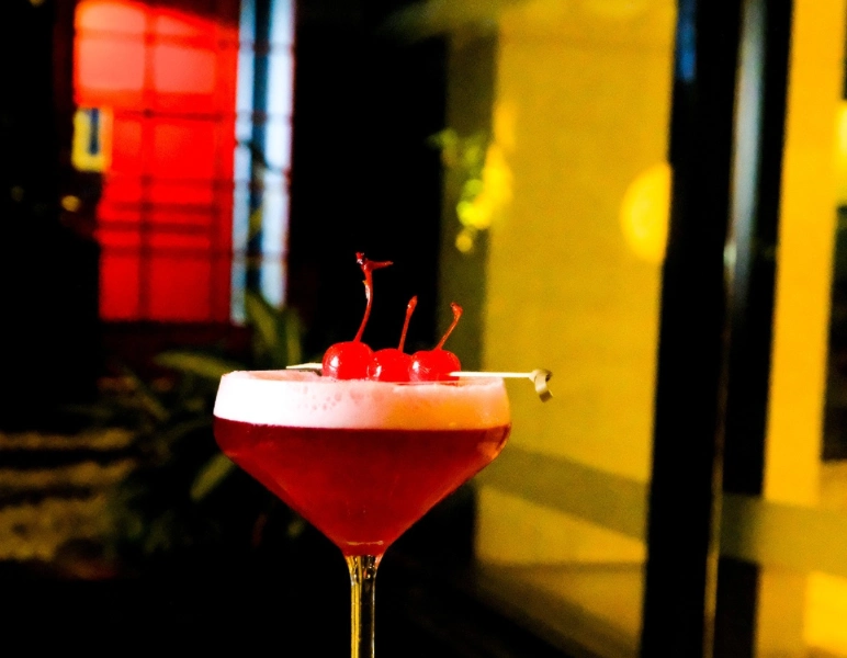 Eclipse bar surabaya 