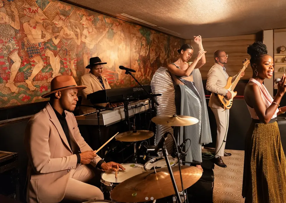 foreign band playing in the bar