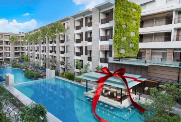 Pool_Bar_Festive_Courtyard_by_Marriott_Bali_Seminyak_Resort