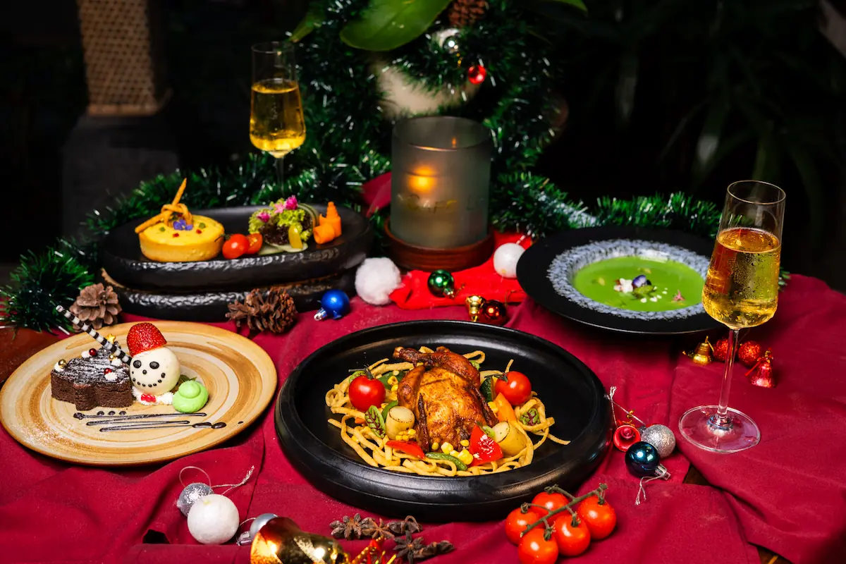 The_Cafe_Lotus_Ubud_festive_dining