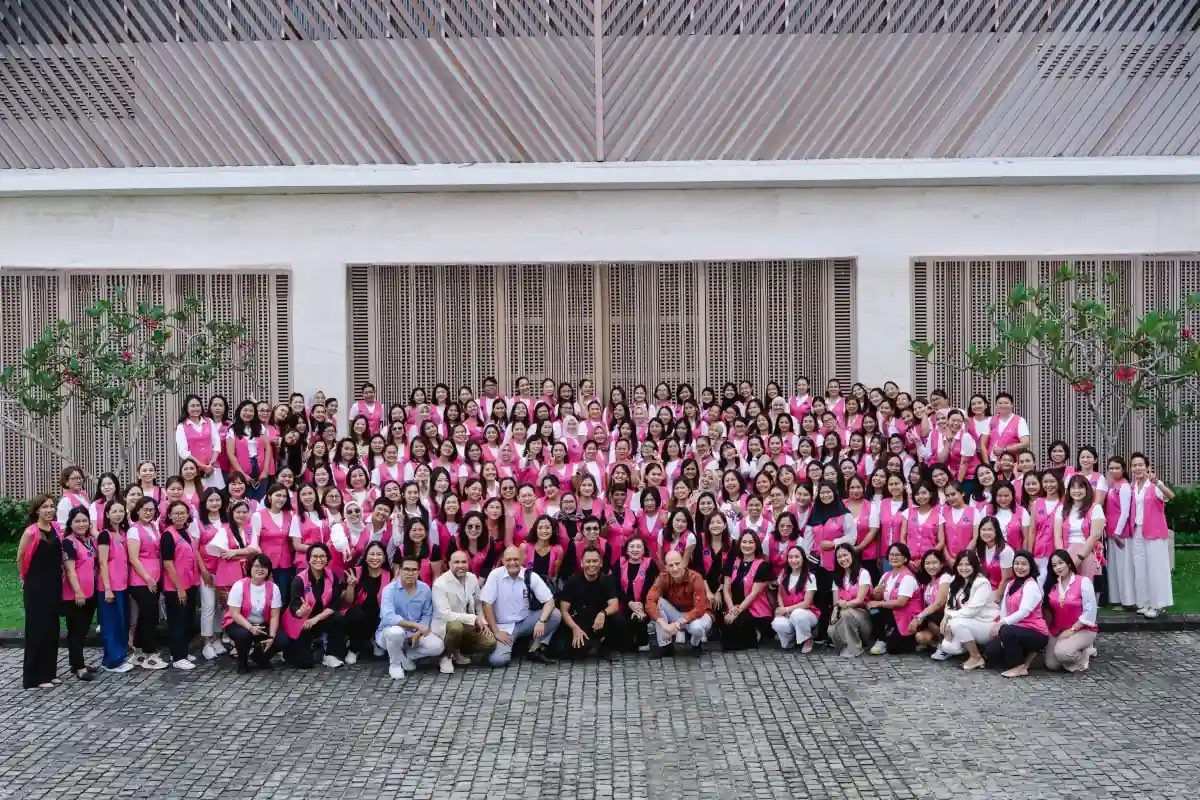 Group_photos_all_participants_and_GMs_Women_in_leadership_Renaissance