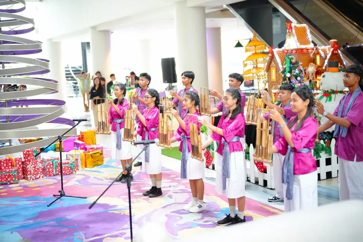 The_Stones_Hotel_Legian_Bali_Christmas_Tree_Lighting