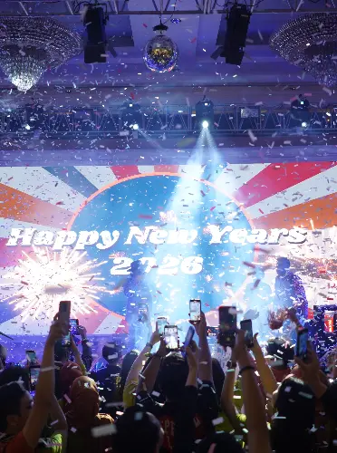 Crowd celebrating New Year’s Eve 2026 at éL Hotel Bandung 