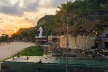 TROPICAL-TEMPTATION-BEACH-CLUB