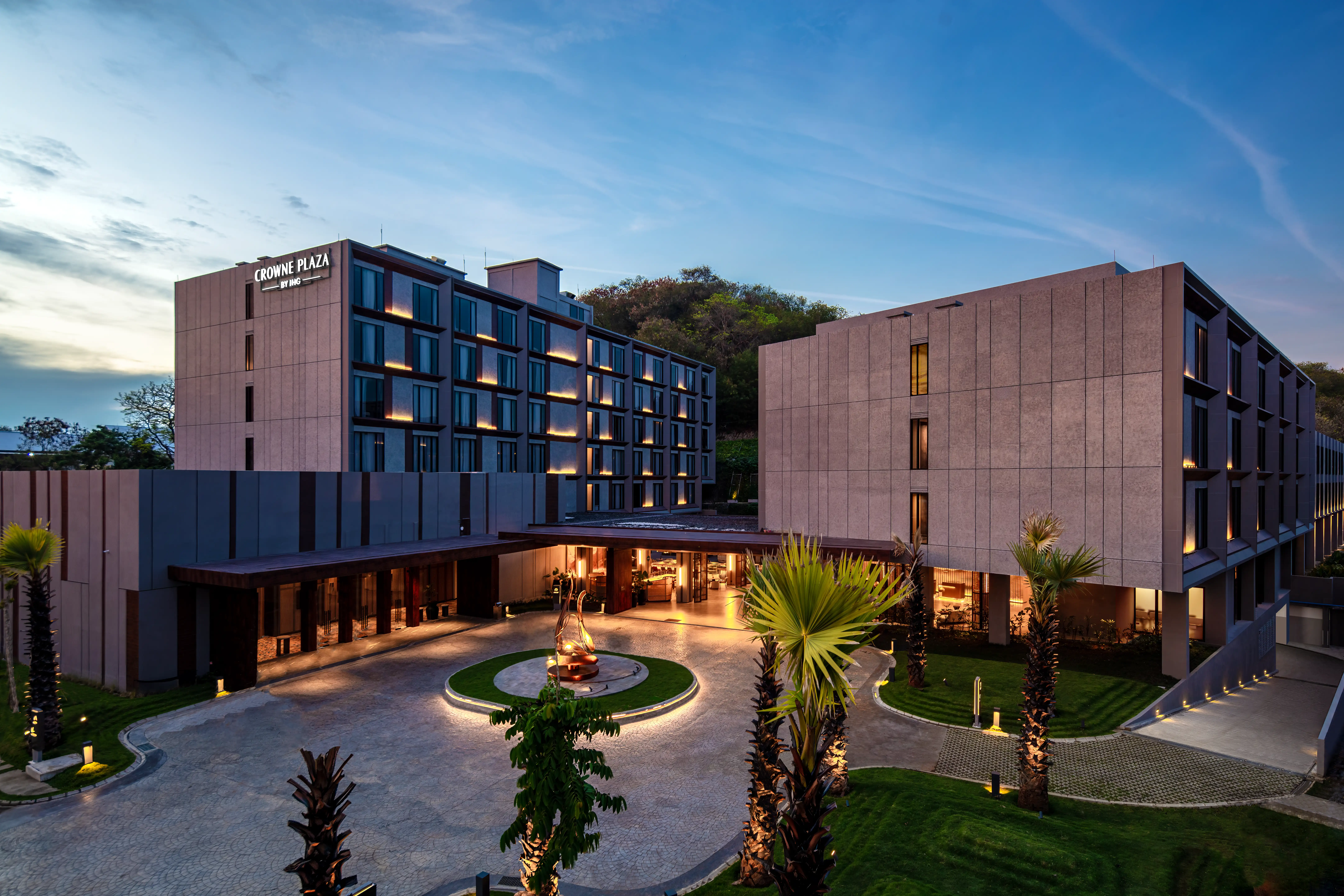 Crowne Plaza Labuan Bajo