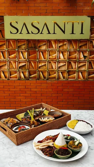 Indonesian_cuisine_from_Sasanti_Restaurant_in_Yogyakarta