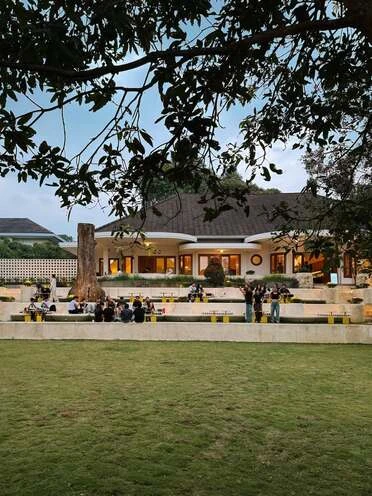 outdoor area at Kisah Manis Huis, Ciumbuleuit