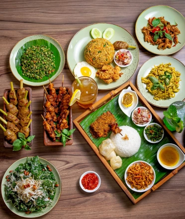  indonesian_foods_on_table