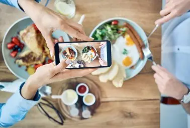 taking food photo