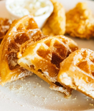 Warm_and_fluffy_waffles