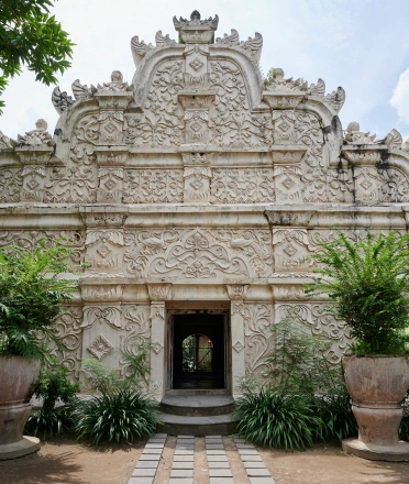 Architectural_structures_of_Taman_Sari