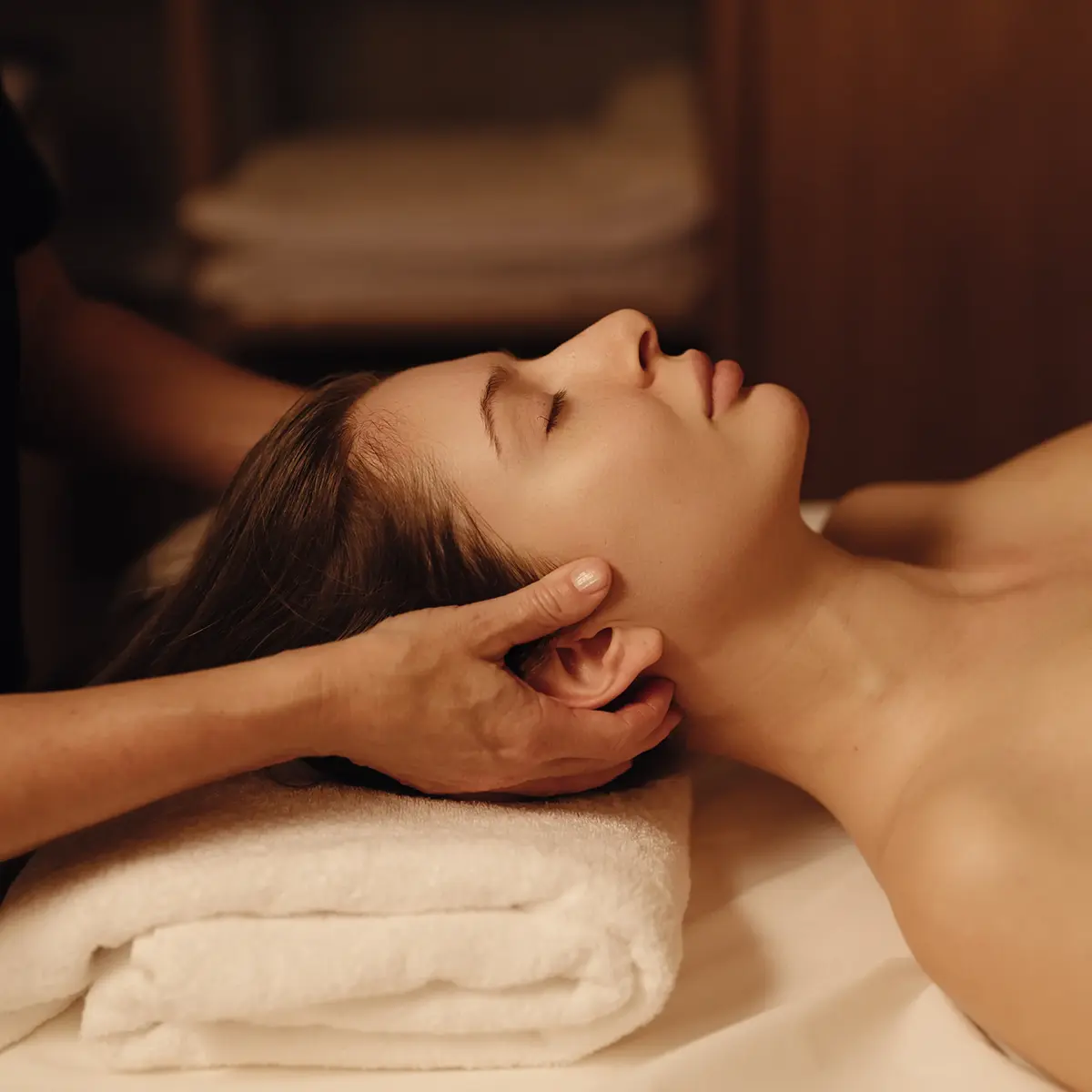 Women_do_massage