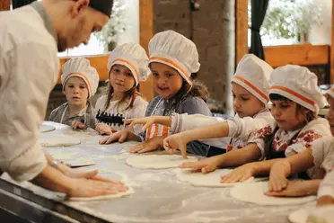 Children_cooking