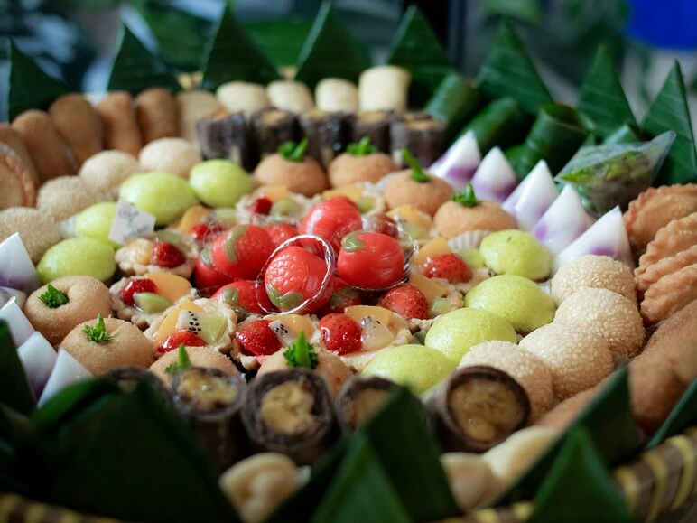 traditional indonesian snacks