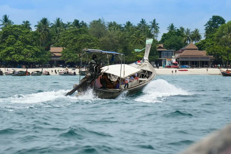 Tourist boat types Indonesia