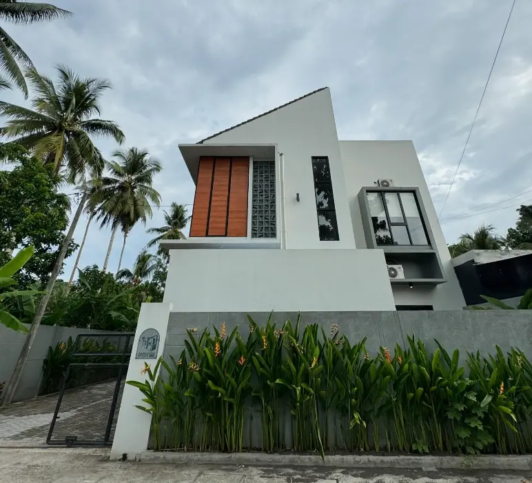 Kamanda House