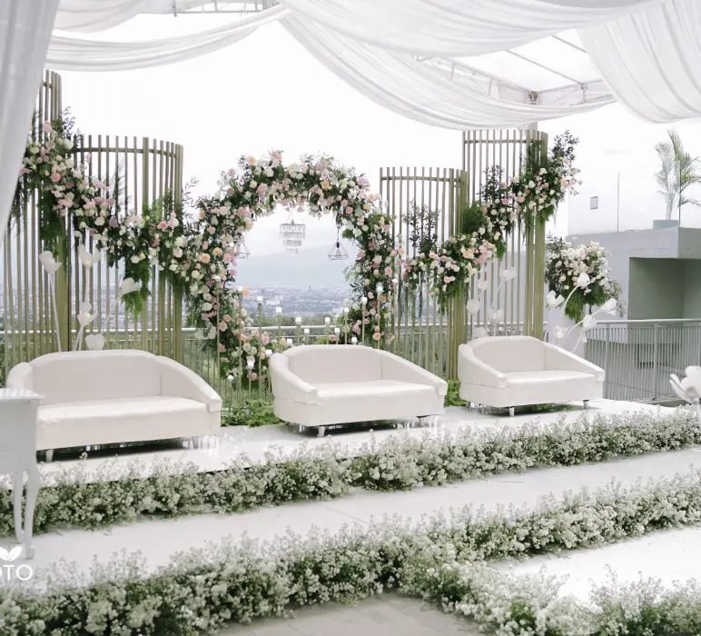 Romantic Semi-Outdoor Wedding at Swiss-Belresort Dago Heritage