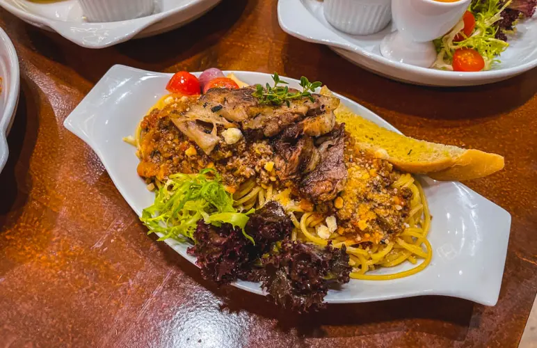 Claypot Spaghetti Bolognese