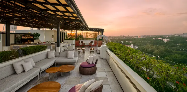 Akasa 360 Rooftop Bar