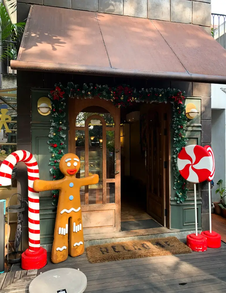 Ginger bread and lollipop installations in the entrance of Merindu Canteen