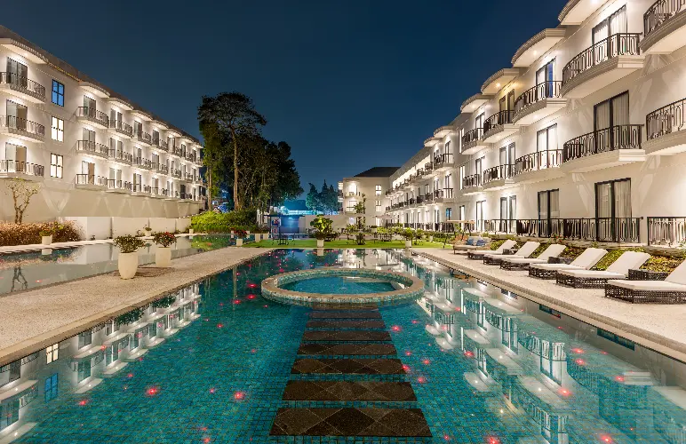 outdoor swimming pools