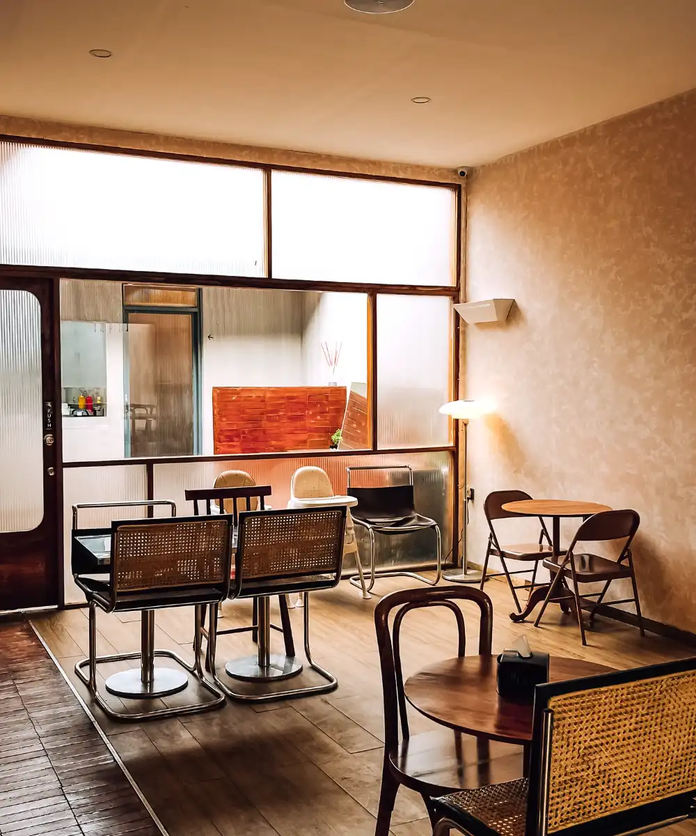 Indoor area of Parma Serve