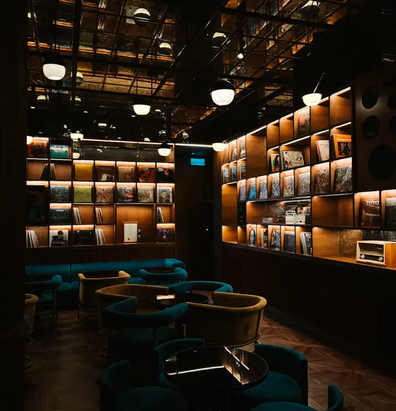 Vinyl Bar - Hotel Indigo Bandung Dago Pakar