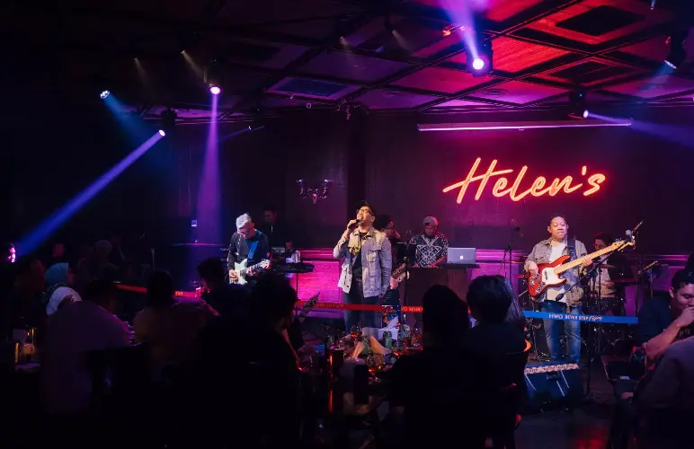HW Helen's Live Bar Bandung