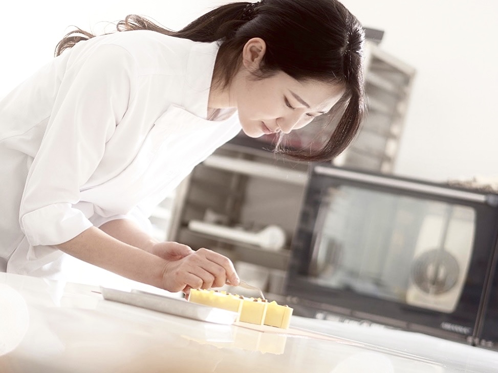 SBCo Collaborates with Korean Pastry Chef to Present Exquisite Petit Gateaux at JW Marriott Surabaya