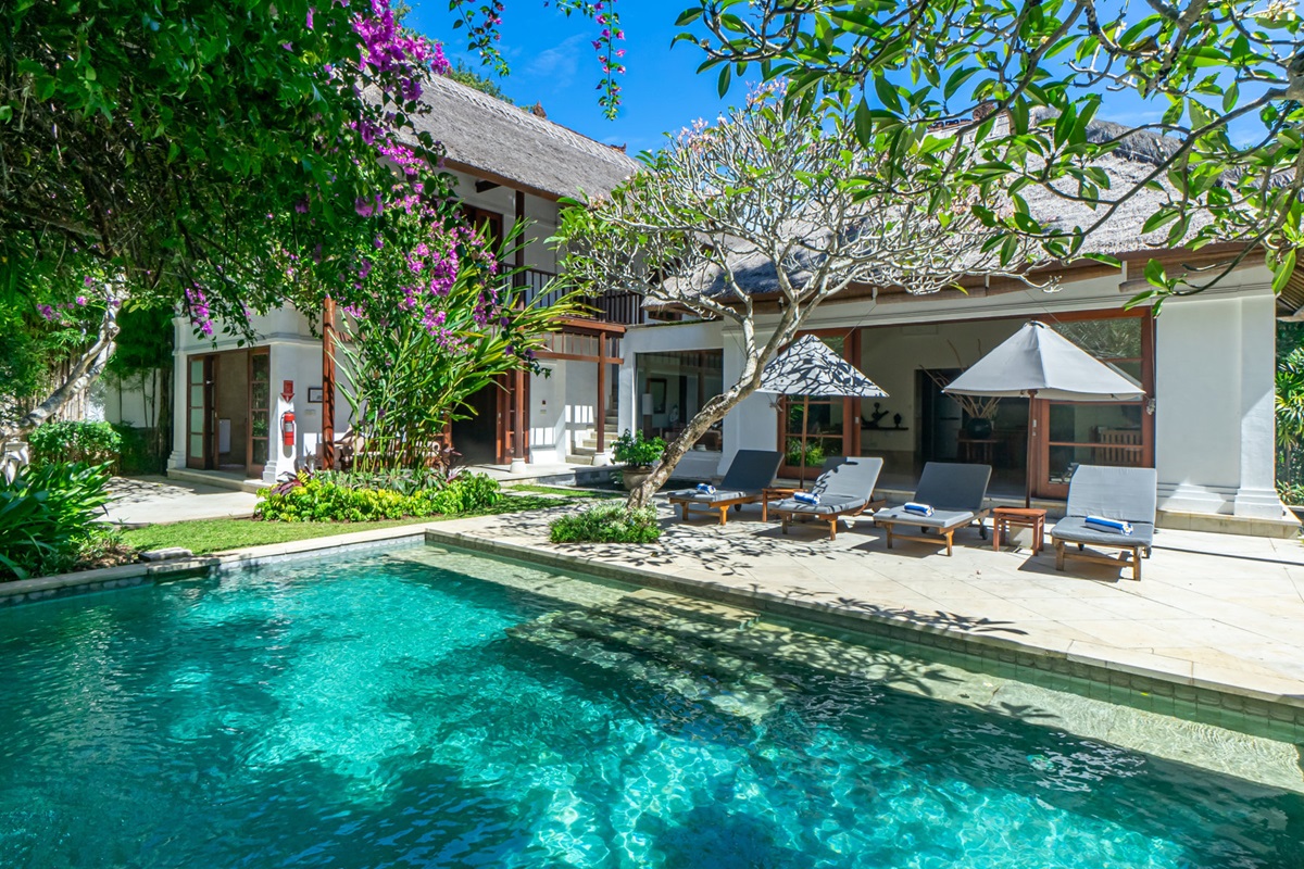 Villa_OHM_A_Modern_Tropical_Oasis_for_the_Ultimate_Beachside_Luxury_and_Tranquility_in_Bali.