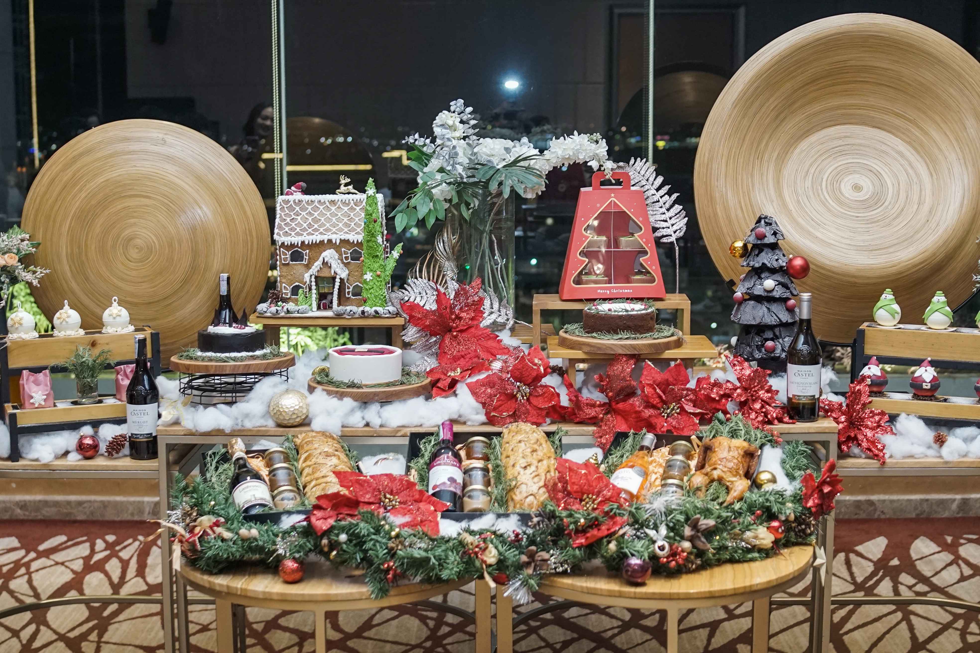 30 DAYS BEFORE CHRISTMAS, GRAND DAFAM SIGNATURE SURABAYA INTRODUCES ONE STOP FESTIVE VENUE