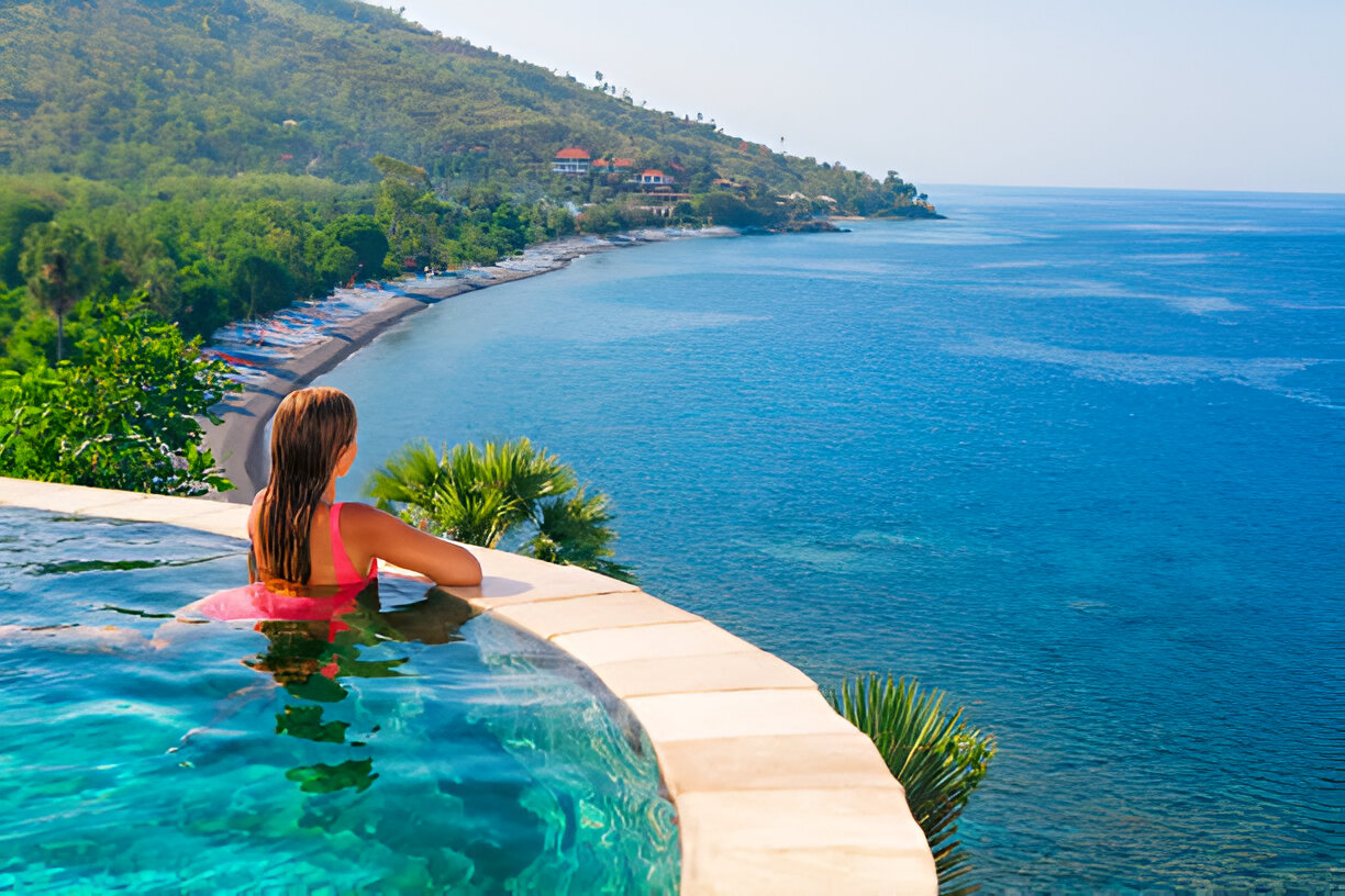 Luxurious Clifftop Villas in Bali That We Love