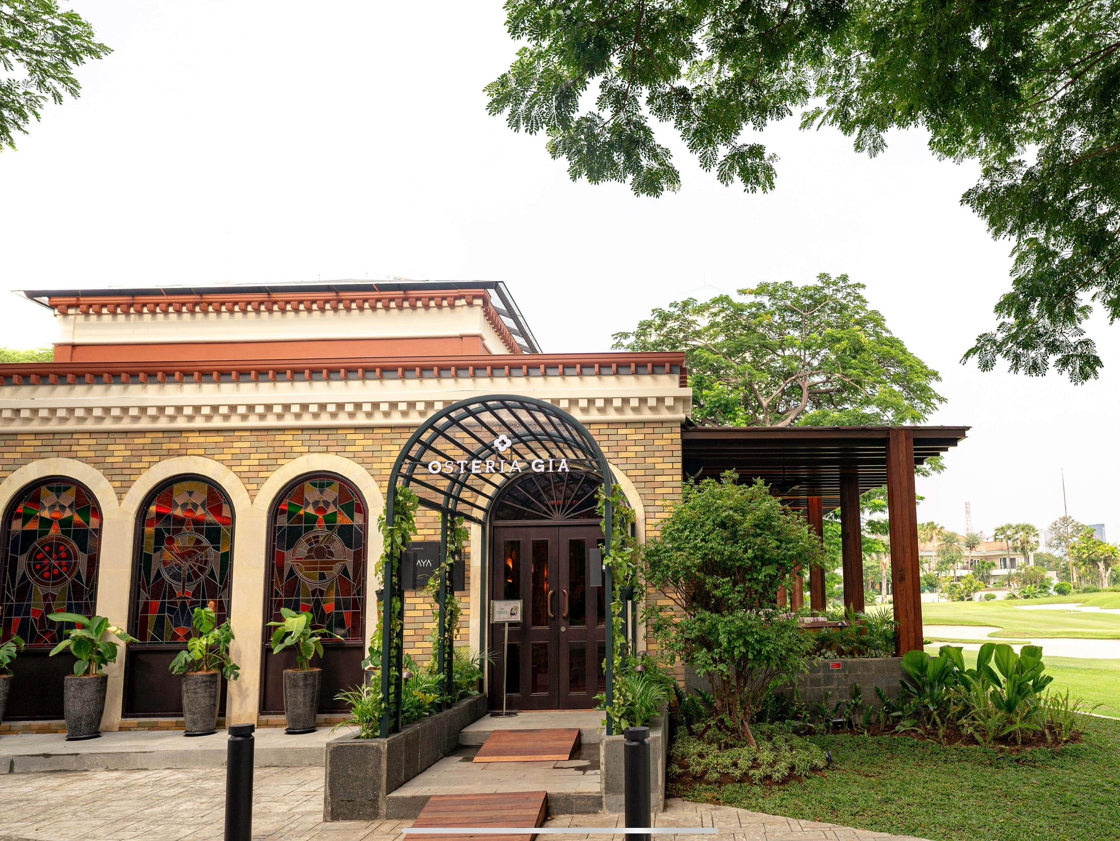 Osteria Gia Surabaya Located at Fairway Nine