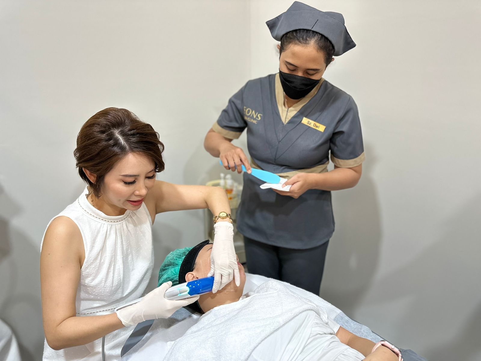 EONS Skin Clinic Expands to Galaxy Mall and Unveils Innovative 3D Barbie Face Treatment