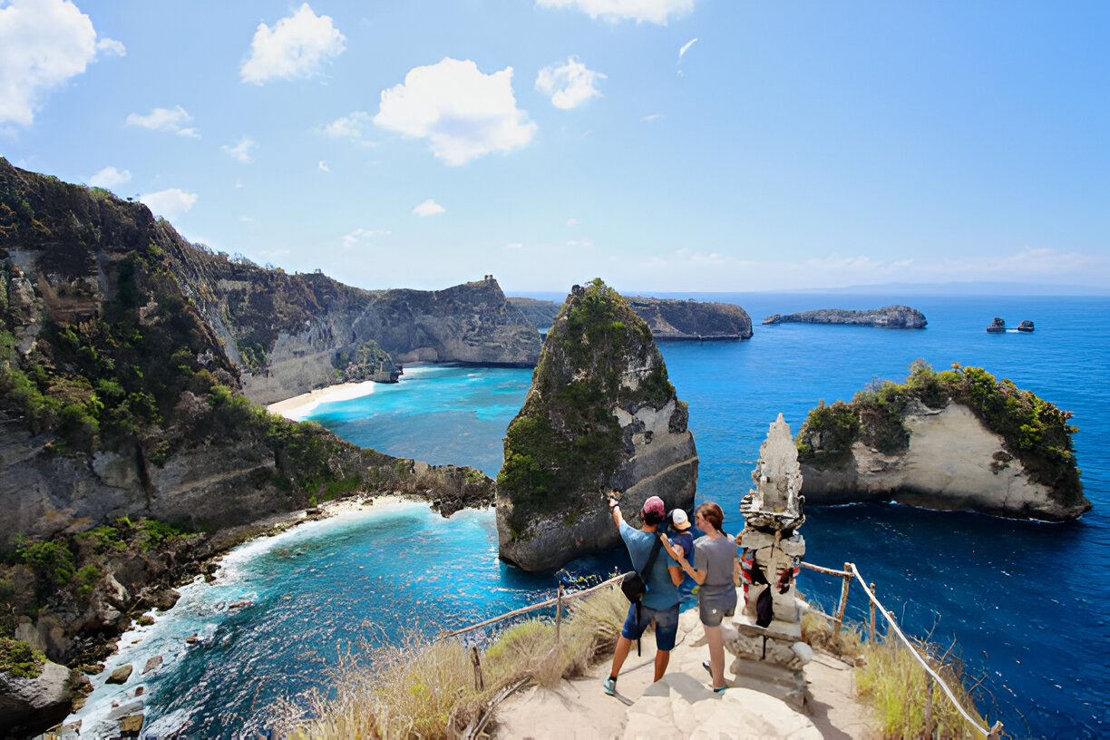 Why You Should Spend the Festive Holiday at Nusa Islands