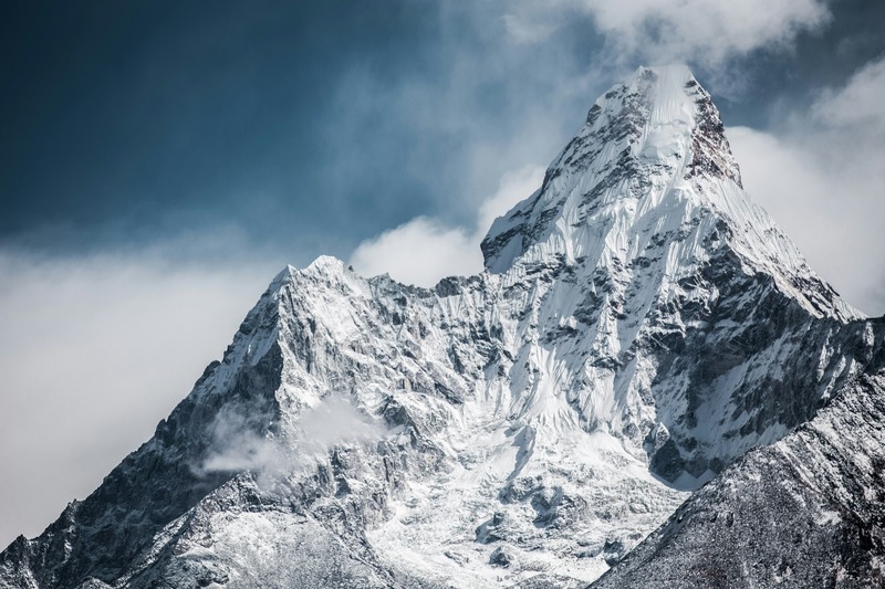 Climbing Mount Everest Jumps to US$15,000