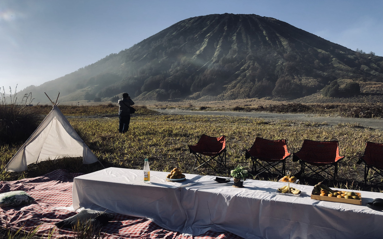 Widodaren Hill Breakfast Picnic