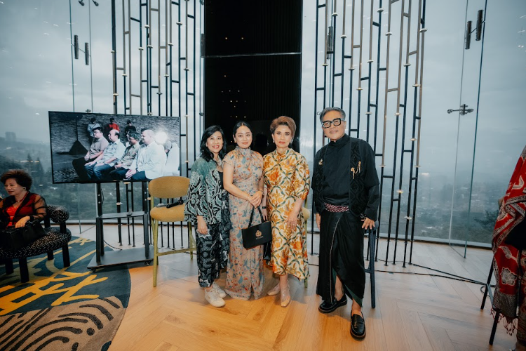 Iwan Tirta Batik and Deden Siswanto’s Exclusive Showcase