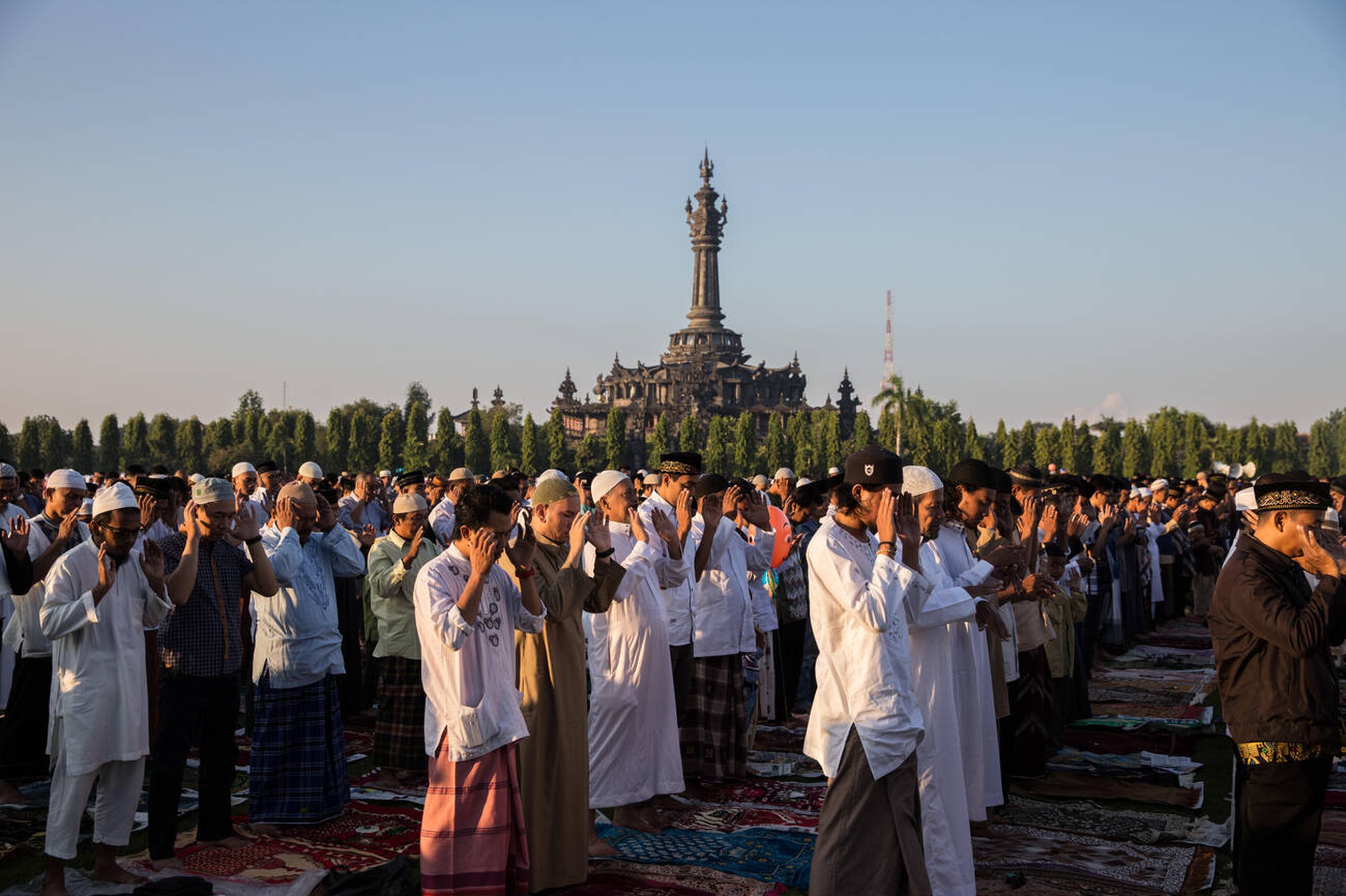 A Brief History of Islam in Bali - Muslim Pray Together at Niti Mandala Renon Park