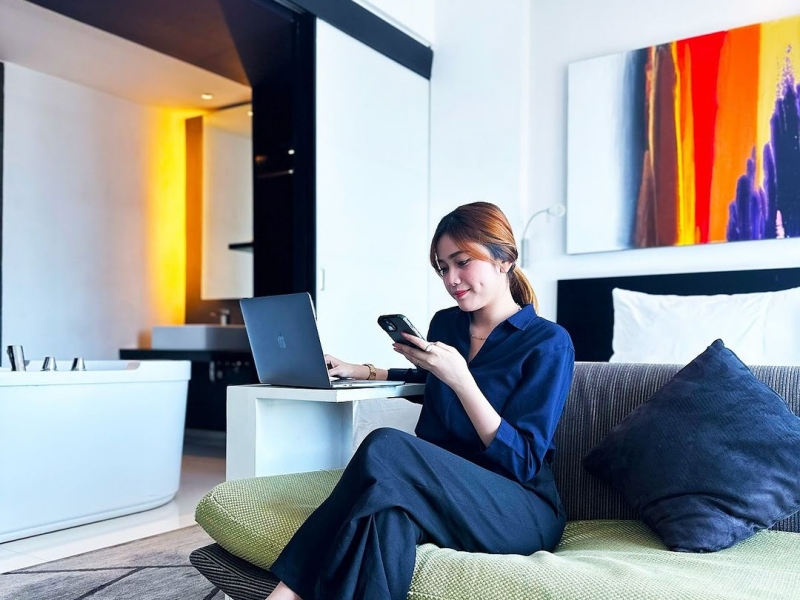 Business Meets Comfort: Hotels in Surabaya with Exceptional Business Centers